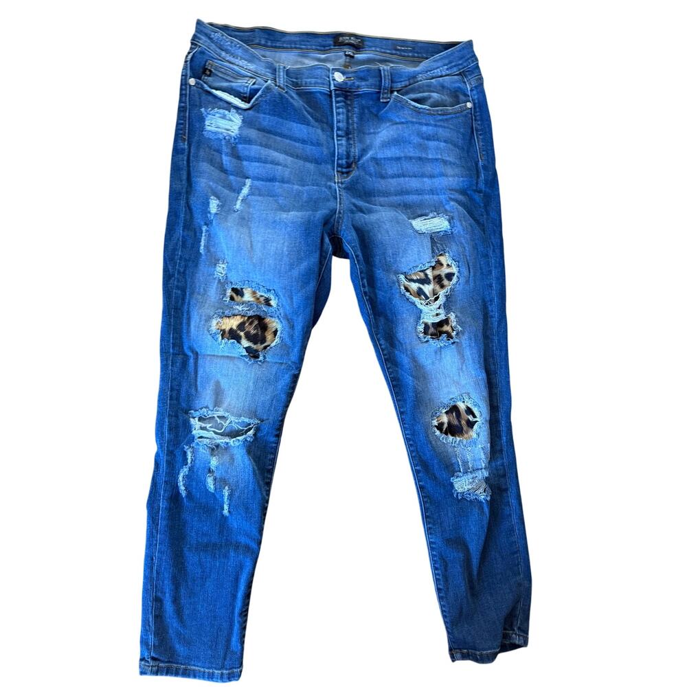 Judy Blue skinny‎ fit distressed cheetah print patches denim blue jeans